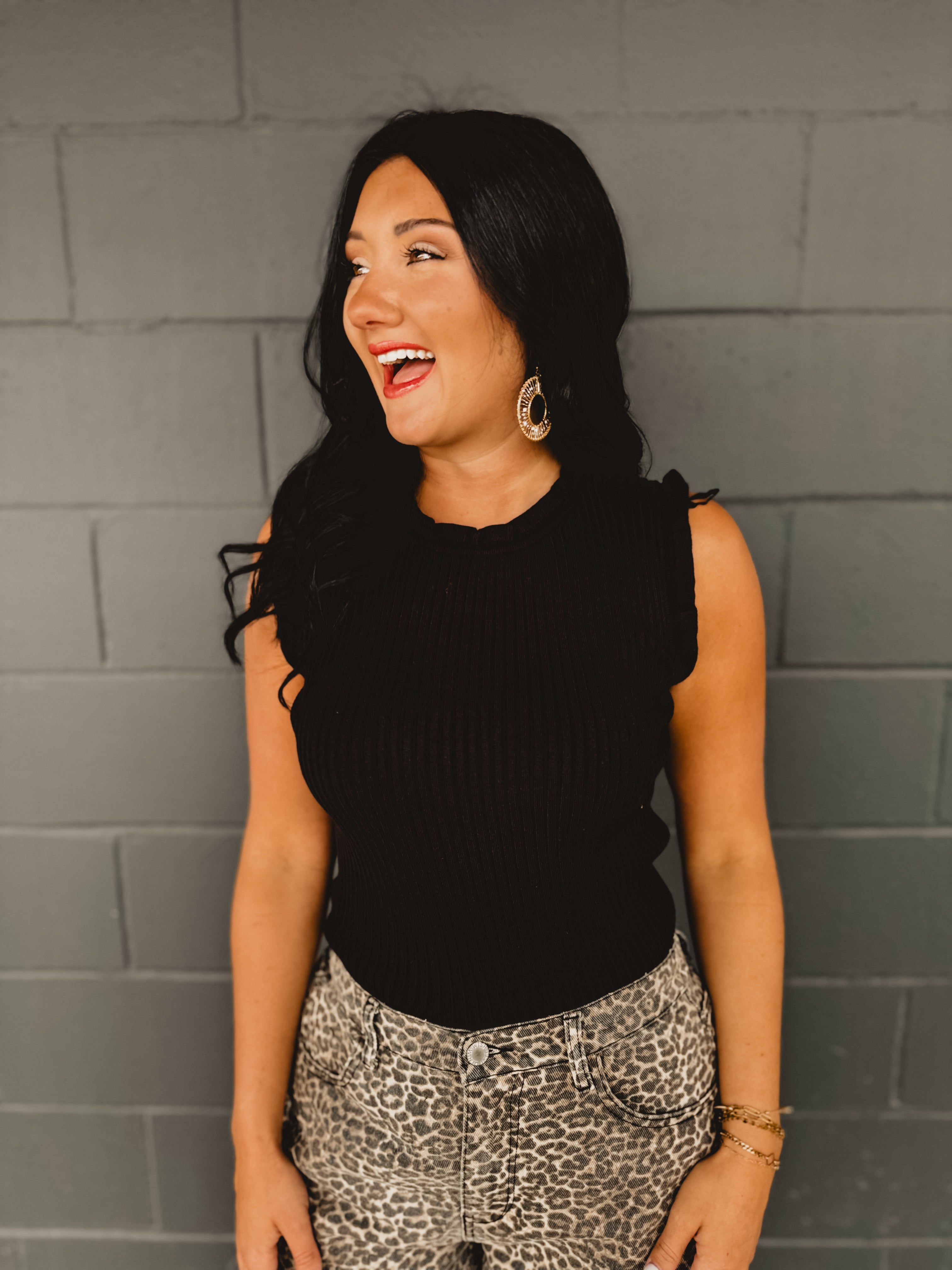 Ruffle Ribbed Sweater Tank Top - Black