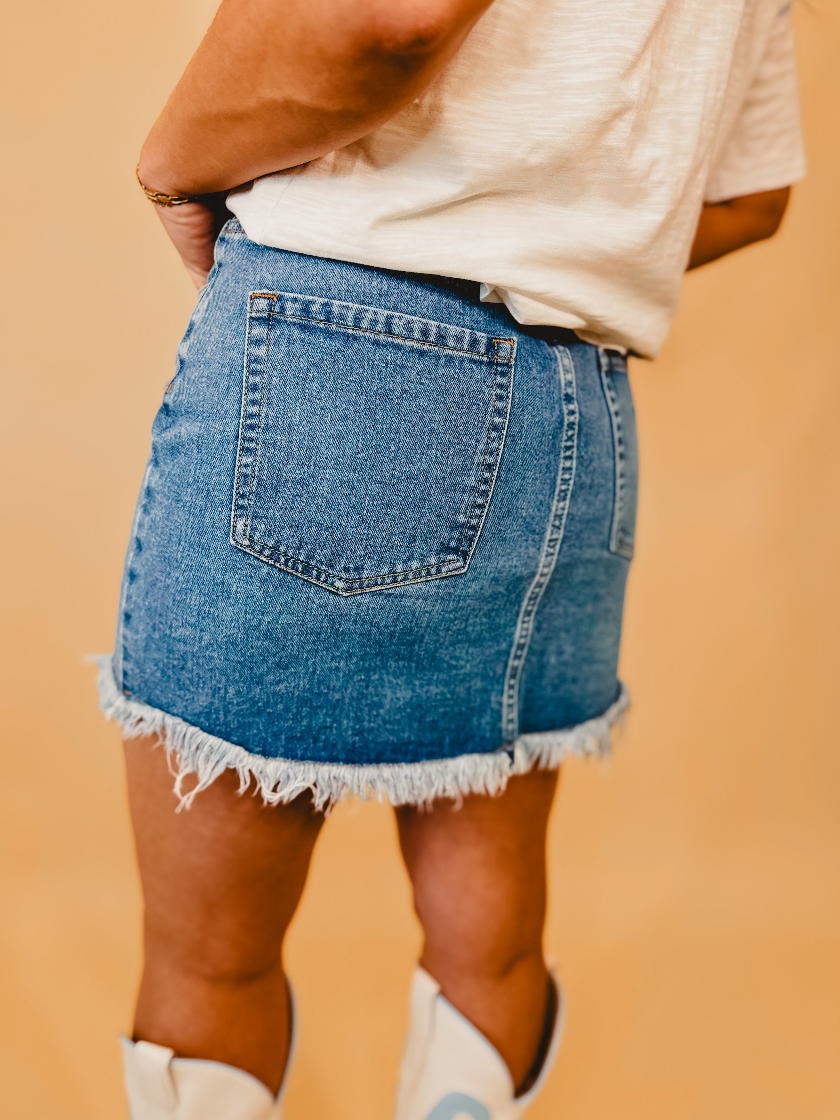 High-Waist Denim Raw Hem Mini Skirt - Lt. Wash