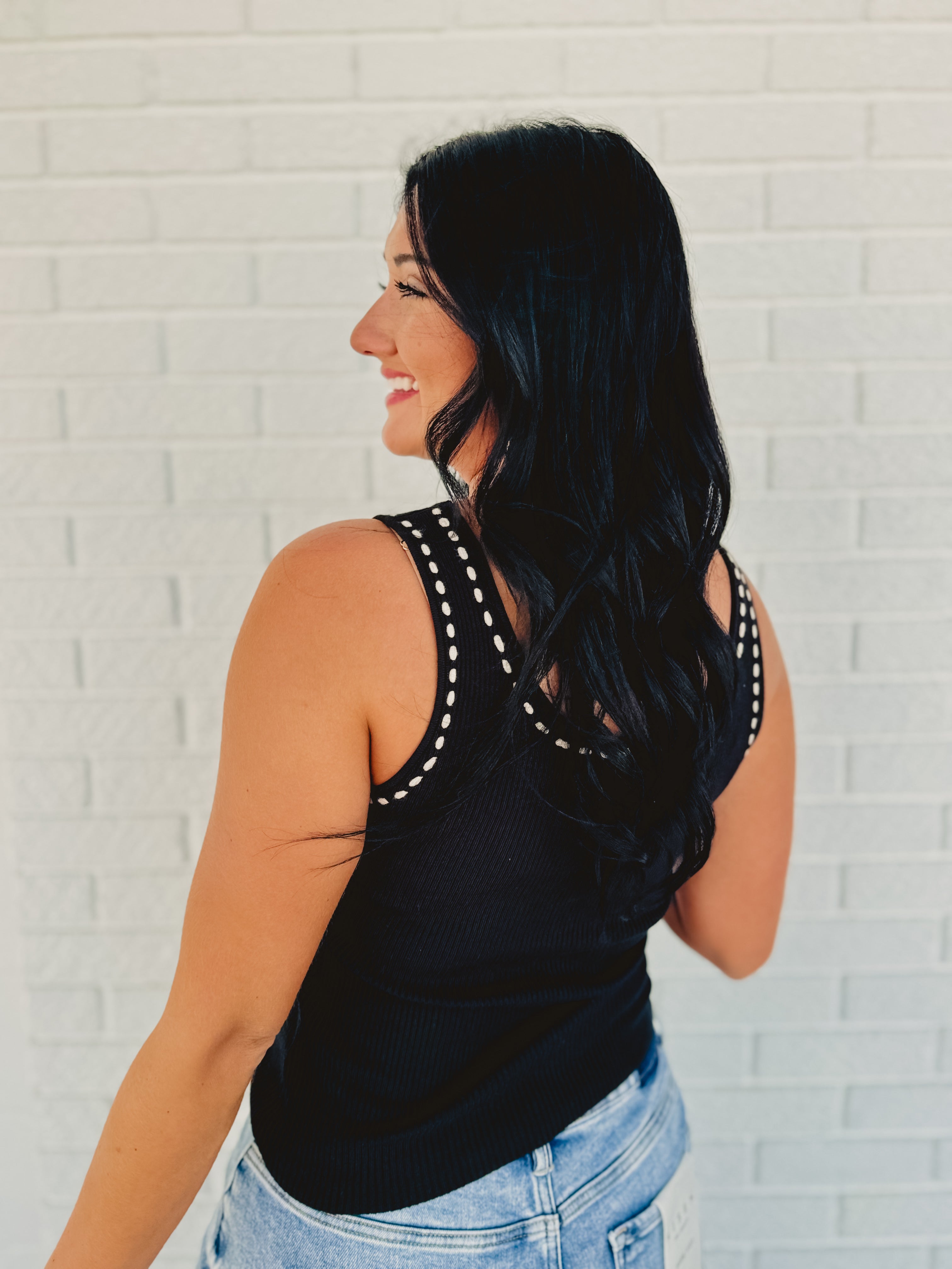 Scoop Neck Detail Knit Sweater Tank - Black